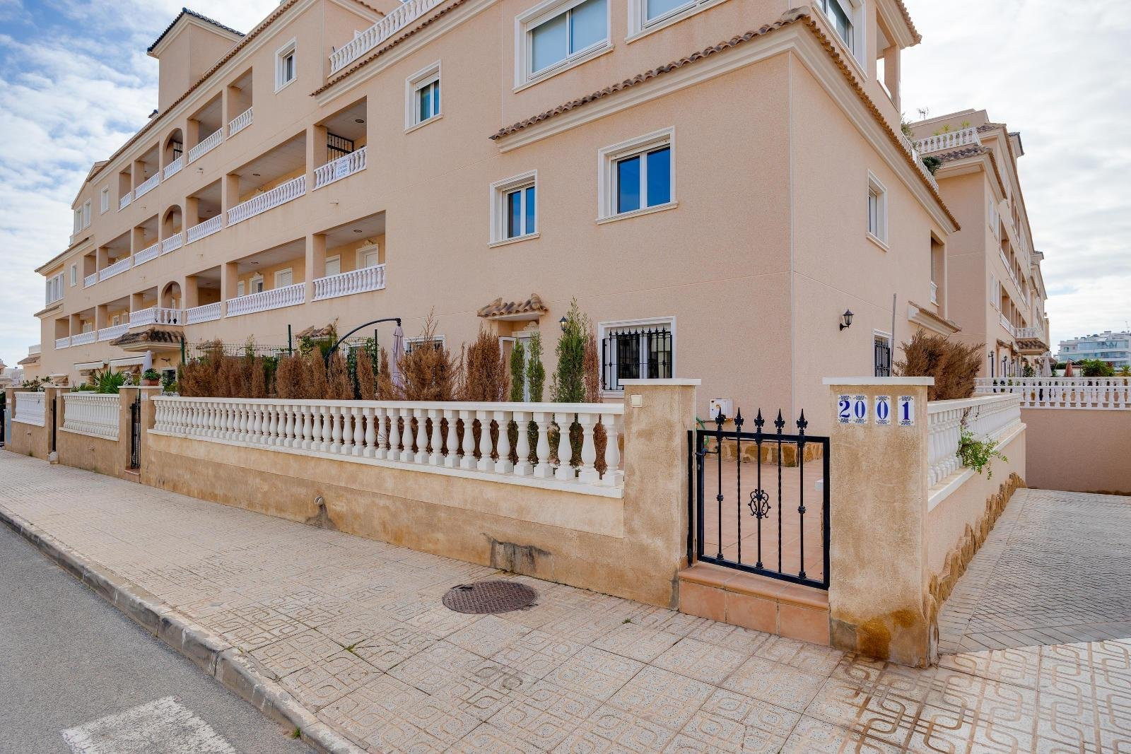 House in Playas de Orihuela - view 1