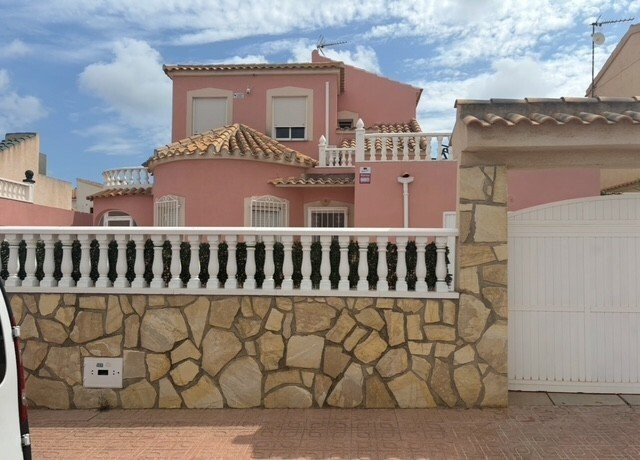 Villa in Urbanizacion los Balcones - view 1