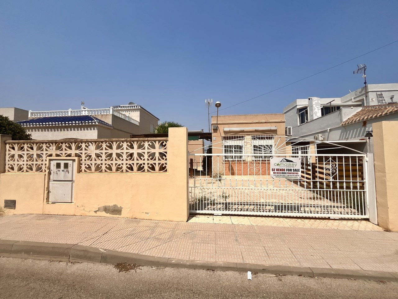 House in Alicante - view 1