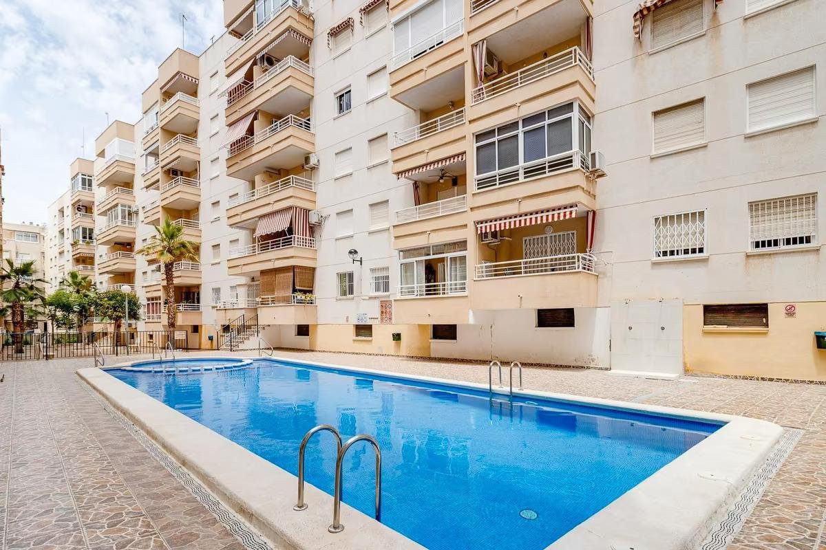 Apartment in Torrevieja - view 1