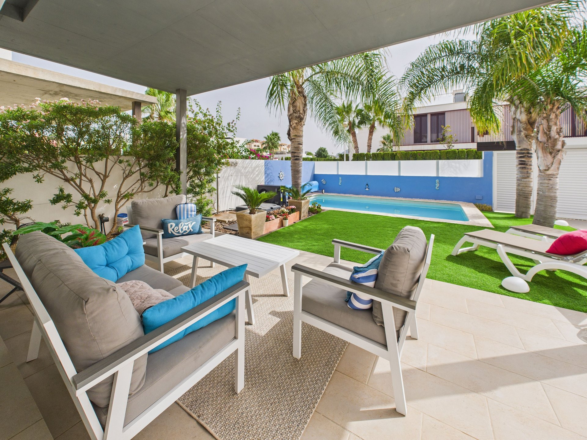 Villa in Santa Cruz - view 1