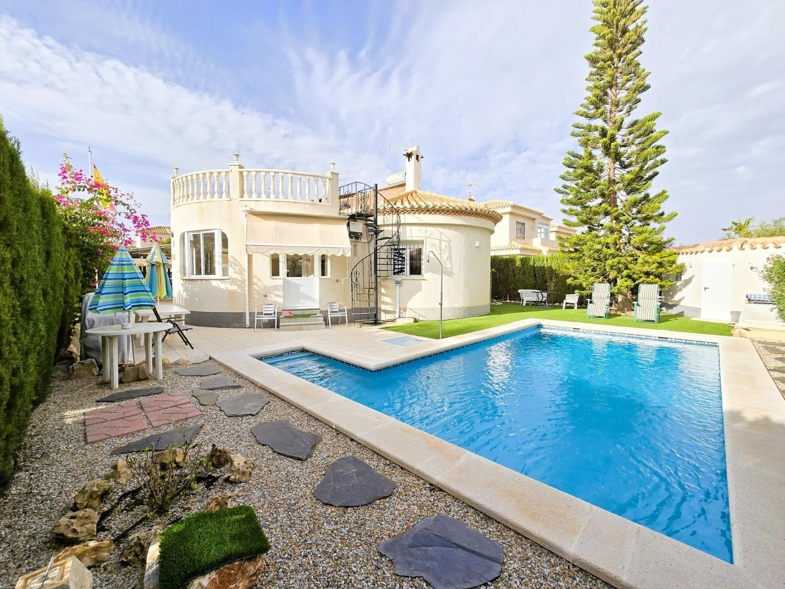 Villa in Playas de Orihuela - view 1