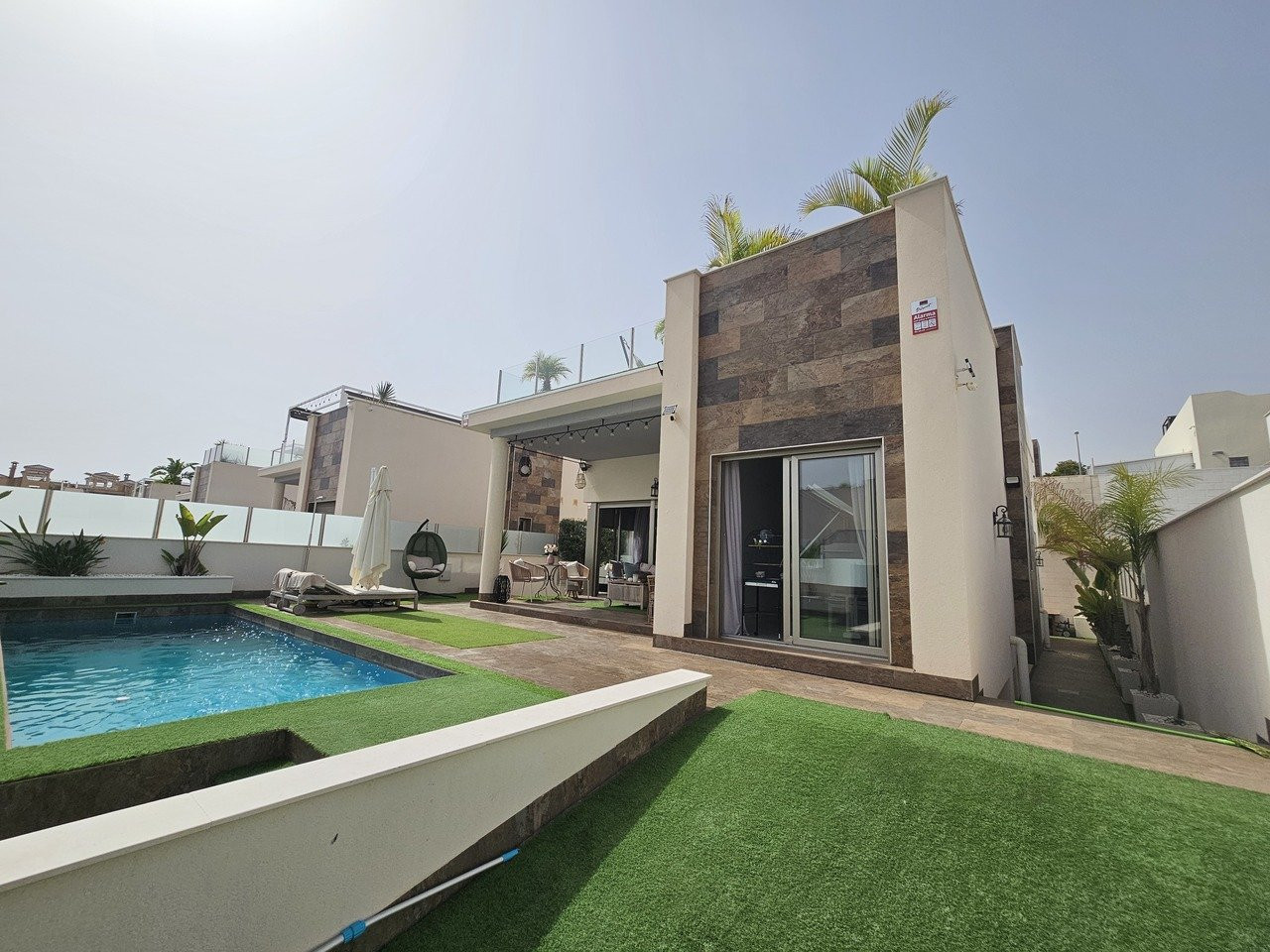 Villa in Villamartin - view 1