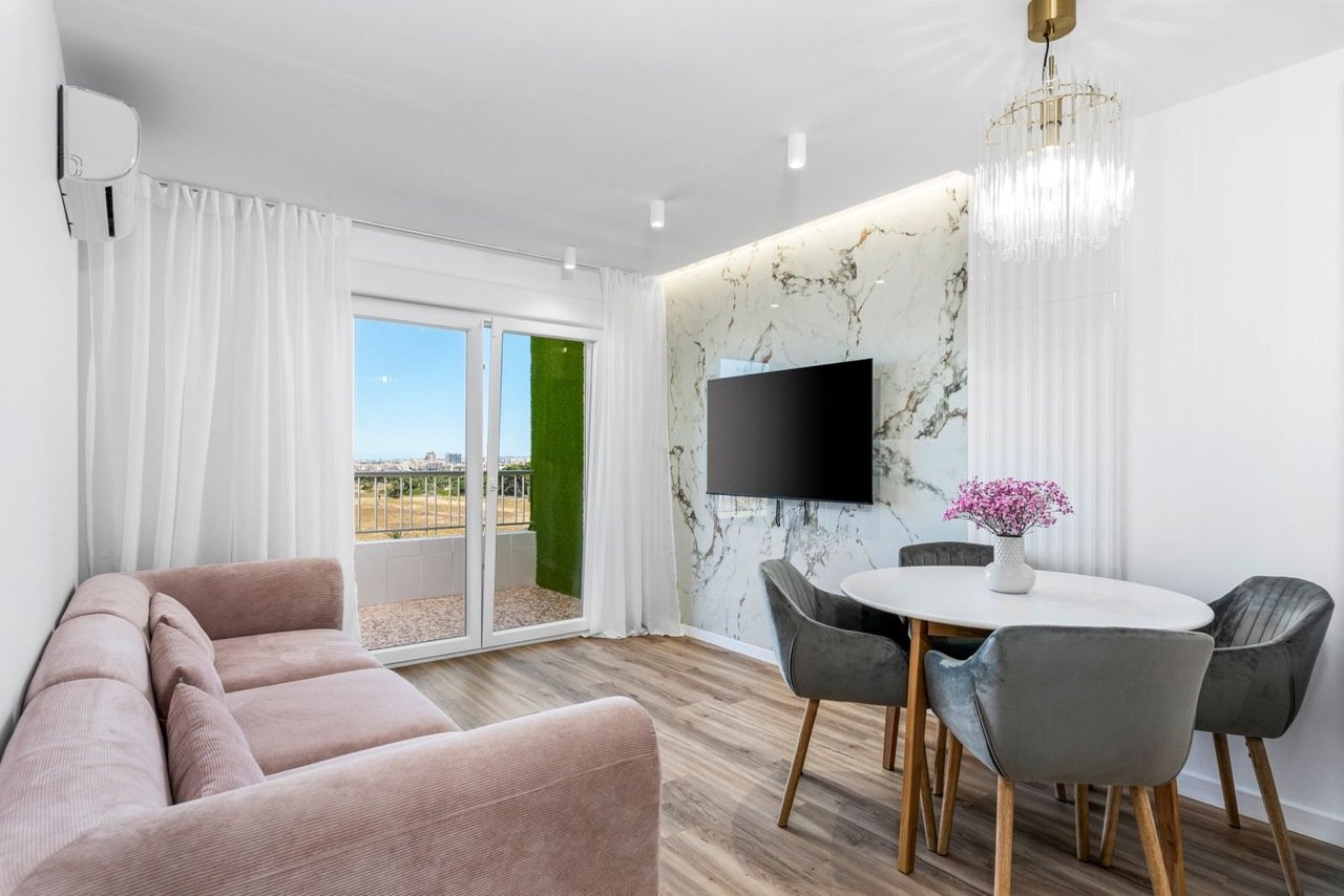 Apartment in Villamartin - view 1
