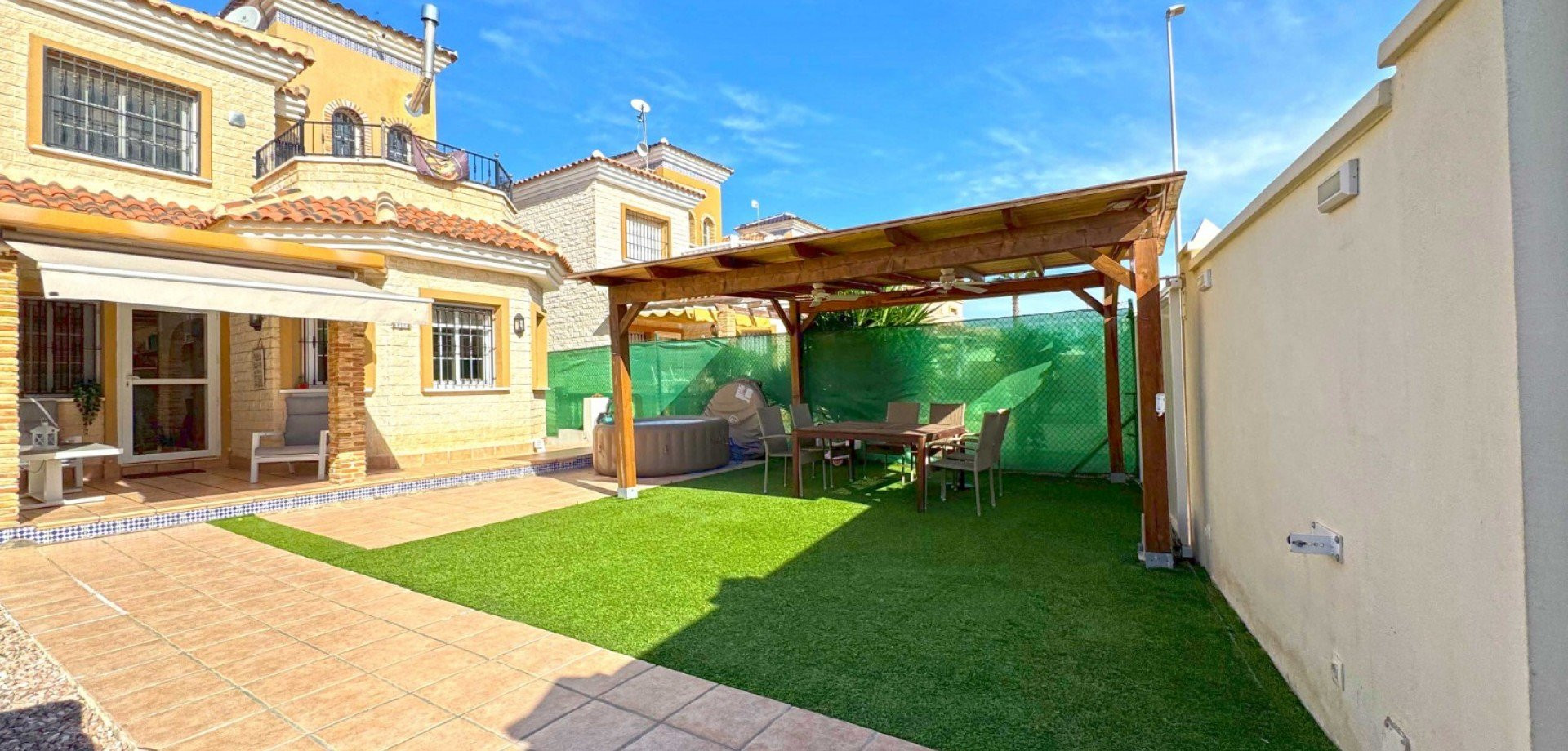 Villa in Alicante - view 1