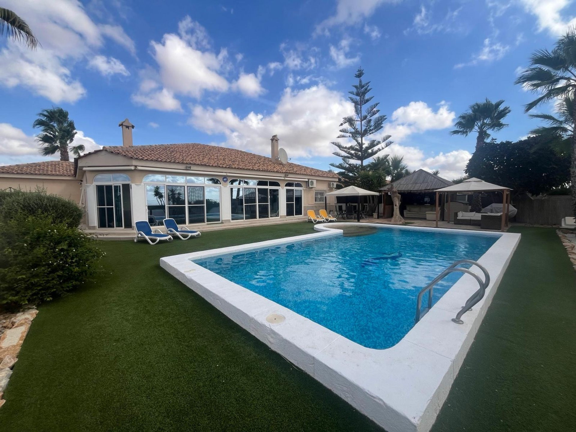 Villa in Murcia - view 1