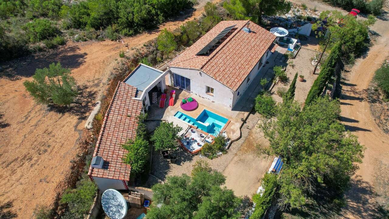 House in Ayora - view 1