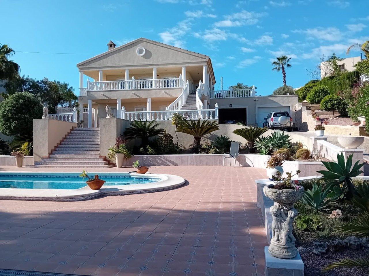 Villa in Alicante - view 1