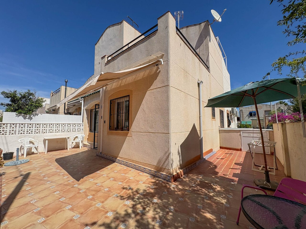 House in Alicante - view 1