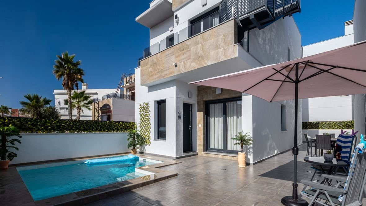 Villa in Torrevieja - view 1
