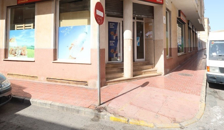House in Alicante - view 1