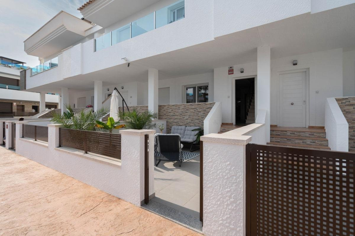 Apartment in Alicante - view 1
