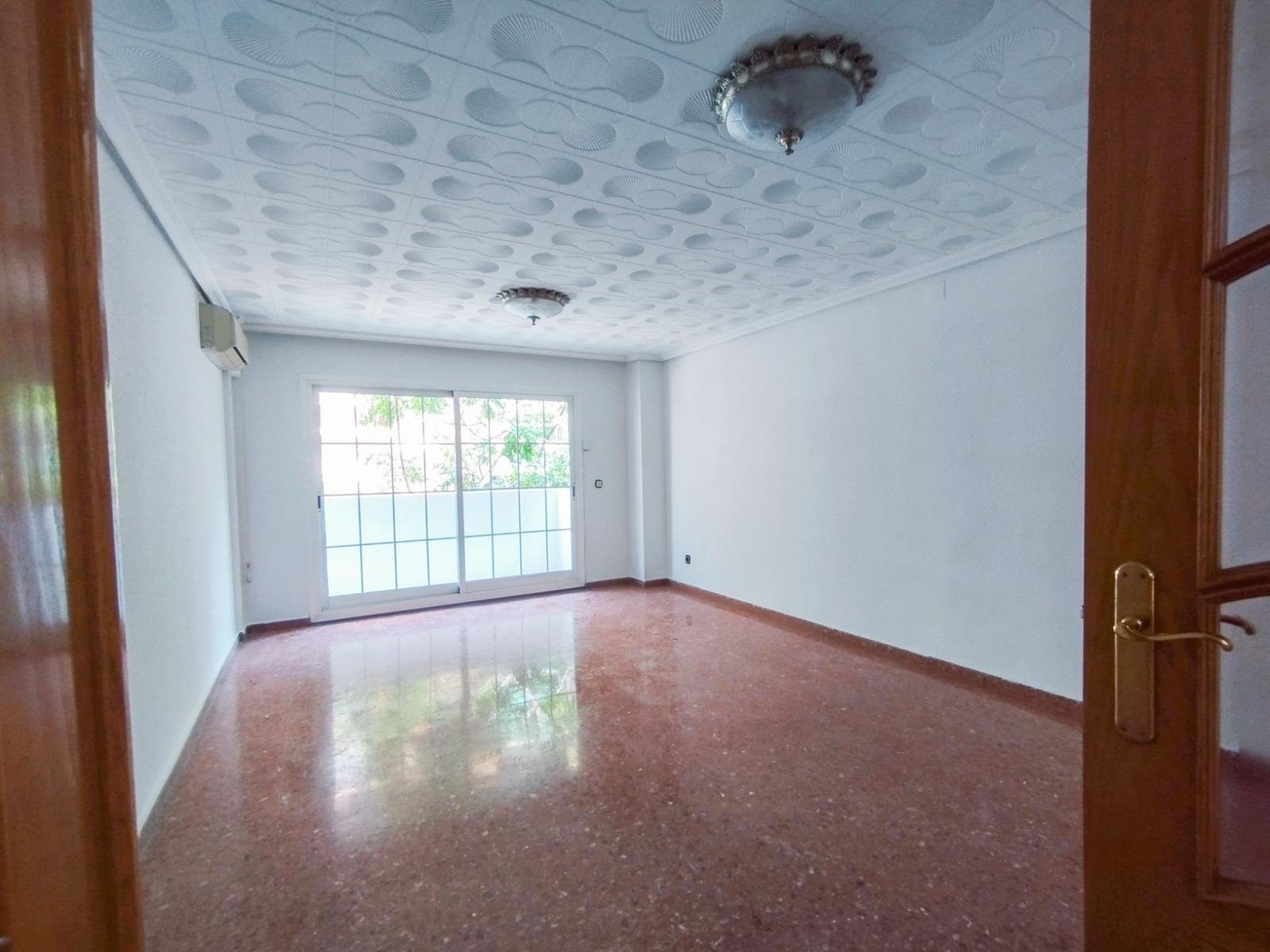 Apartment in Patraix - view 1