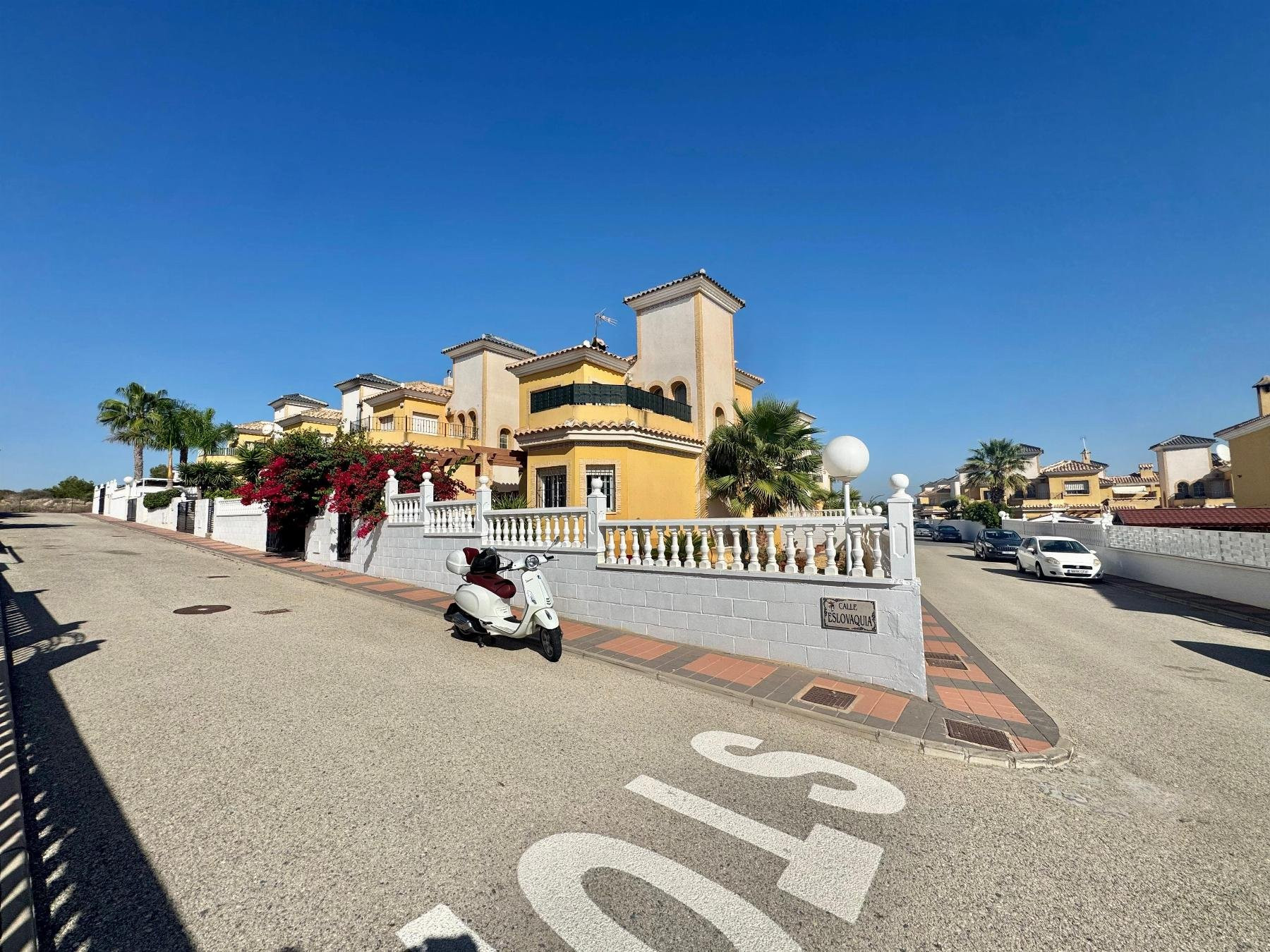 Villa in Algorfa - view 1