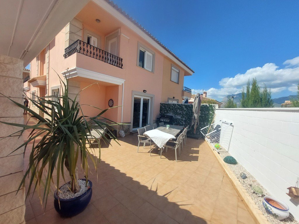Villa in Benidorm - view 1