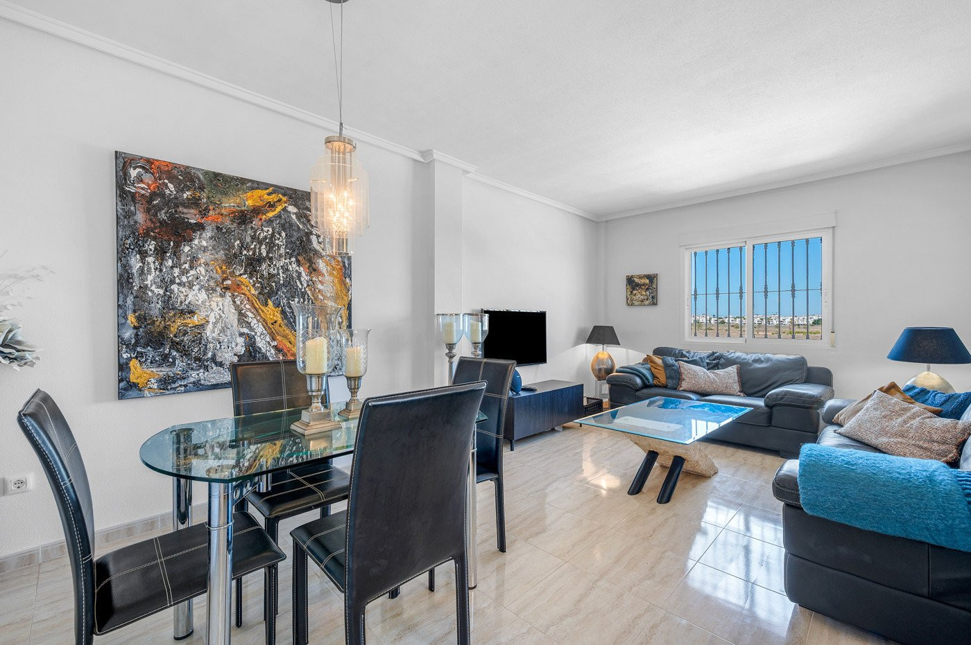 Apartment in Villamartin - view 1