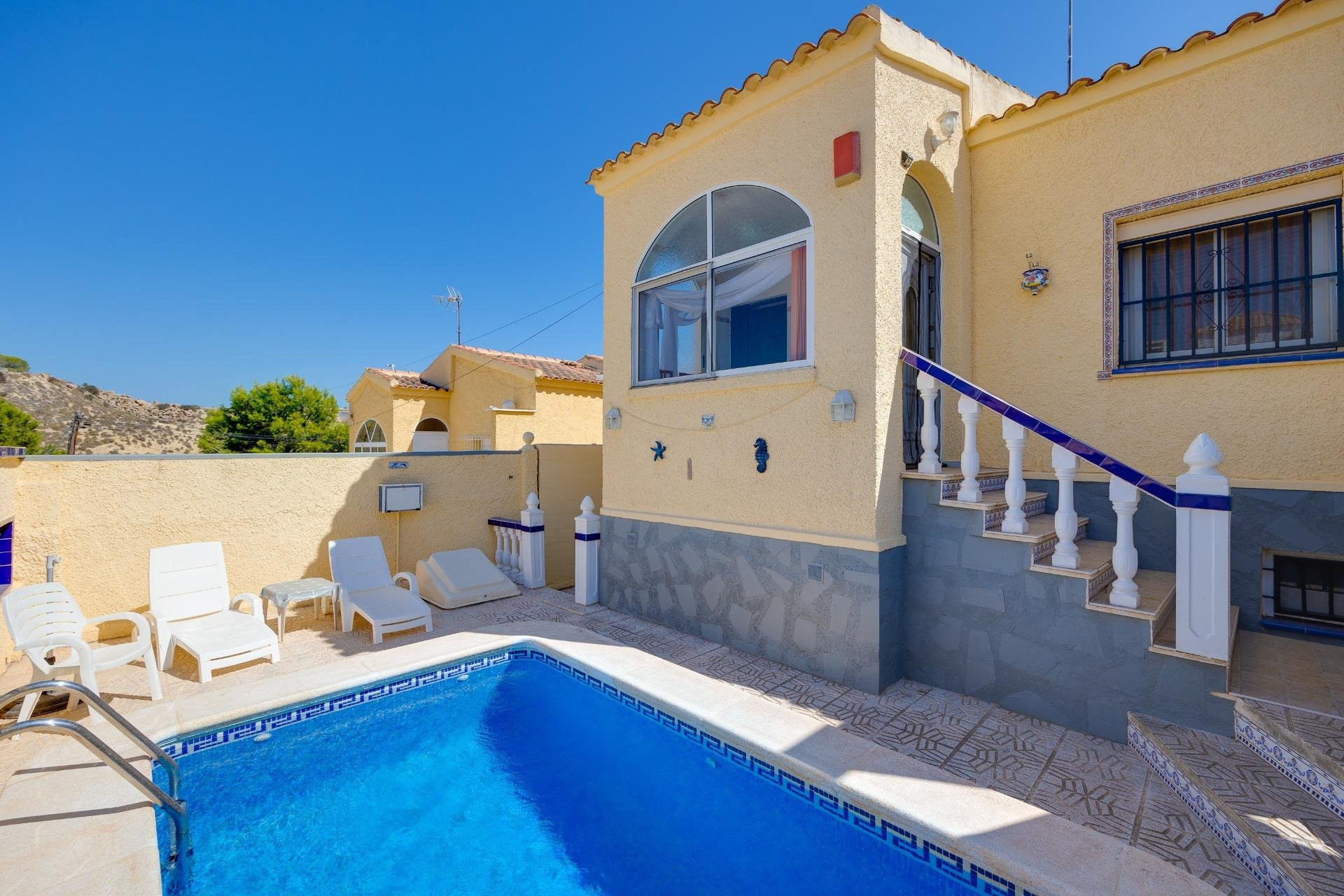 Villa in San Fulgencio - view 1