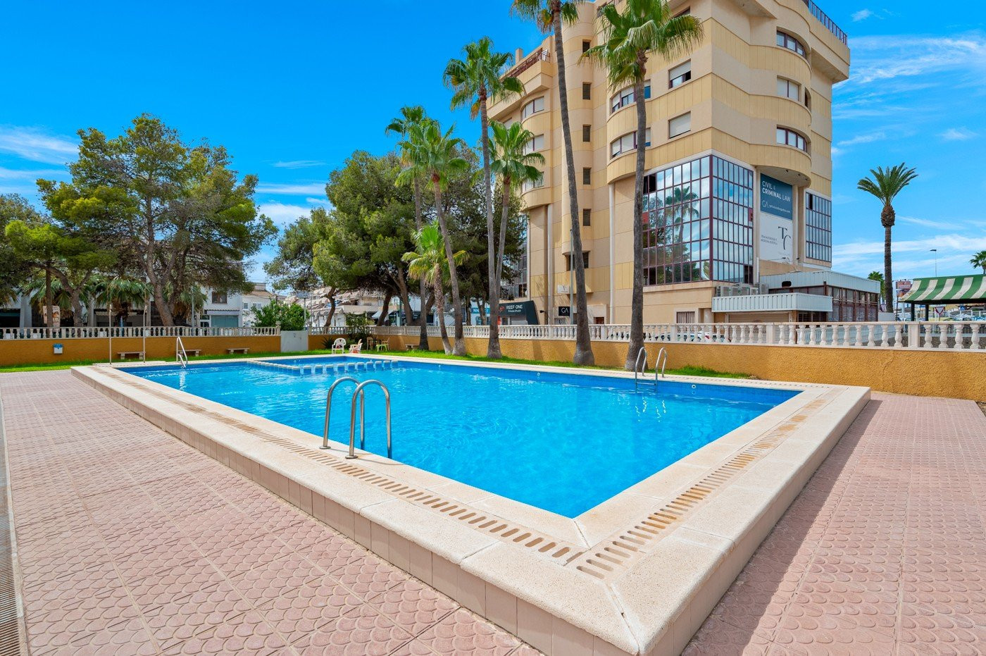 Apartment in Villamartin - view 1