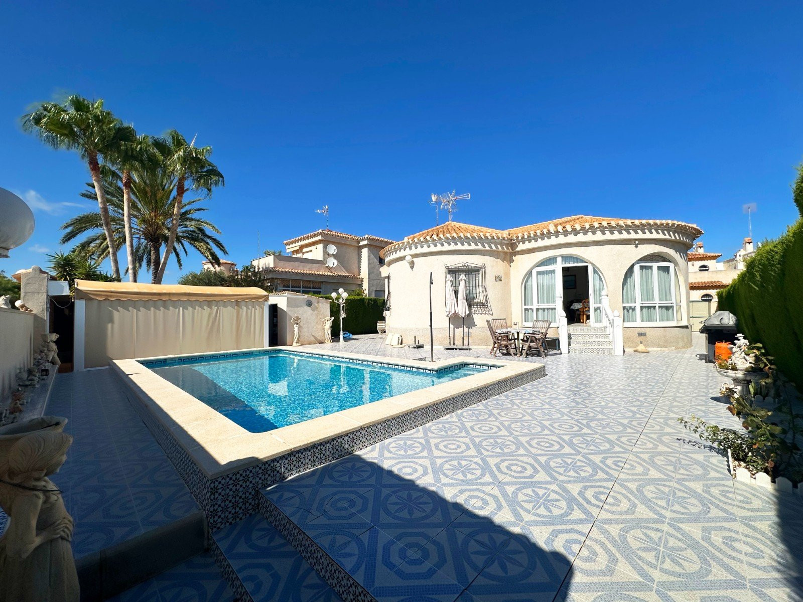 Villa in Urbanizacion los Balcones - view 1