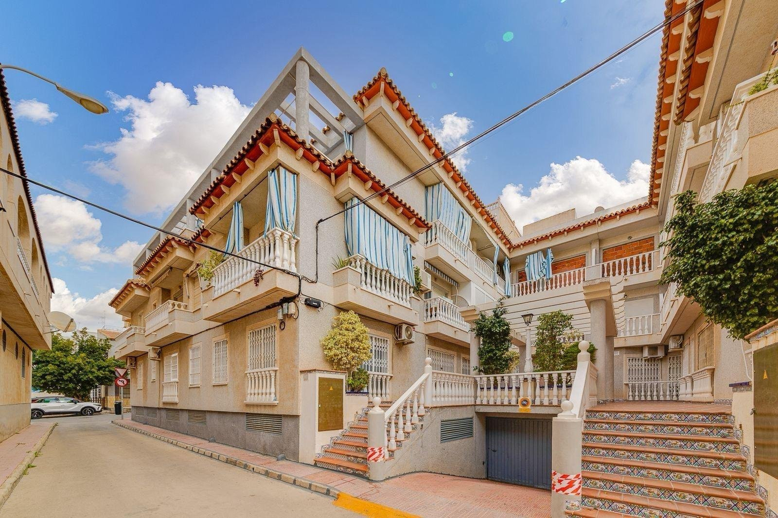 Apartment in Torrevieja - view 1