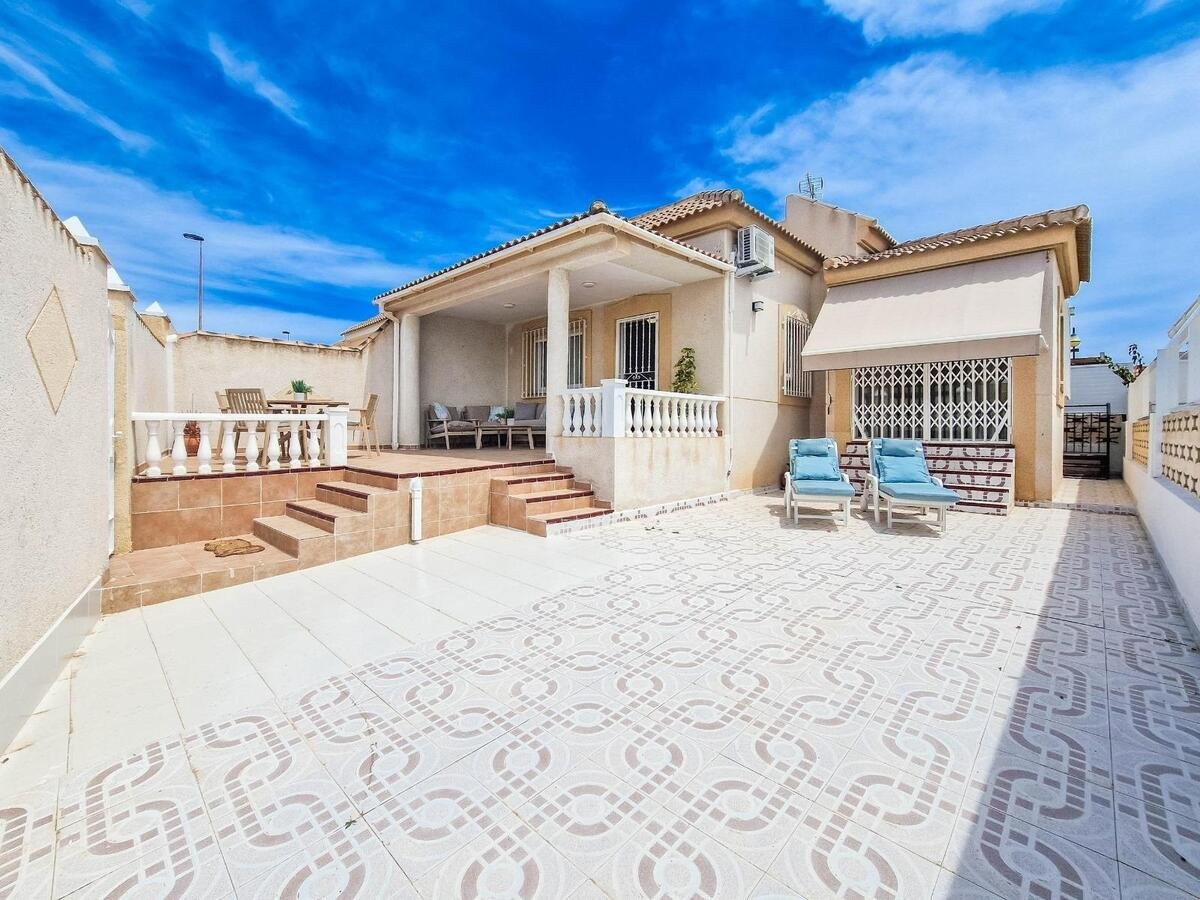 House in Torrevieja - view 1