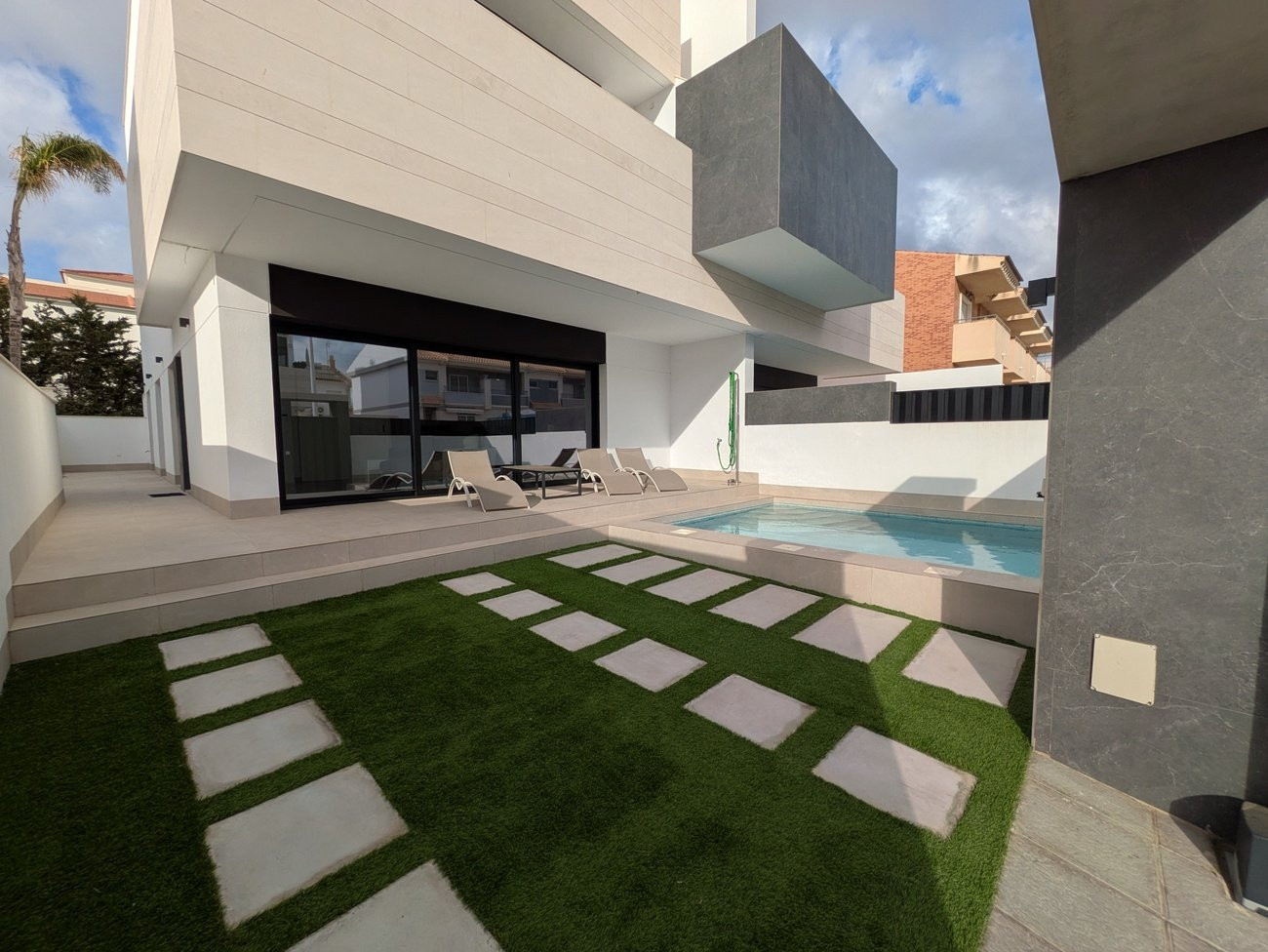 House in Pilar de la Horadada - view 1