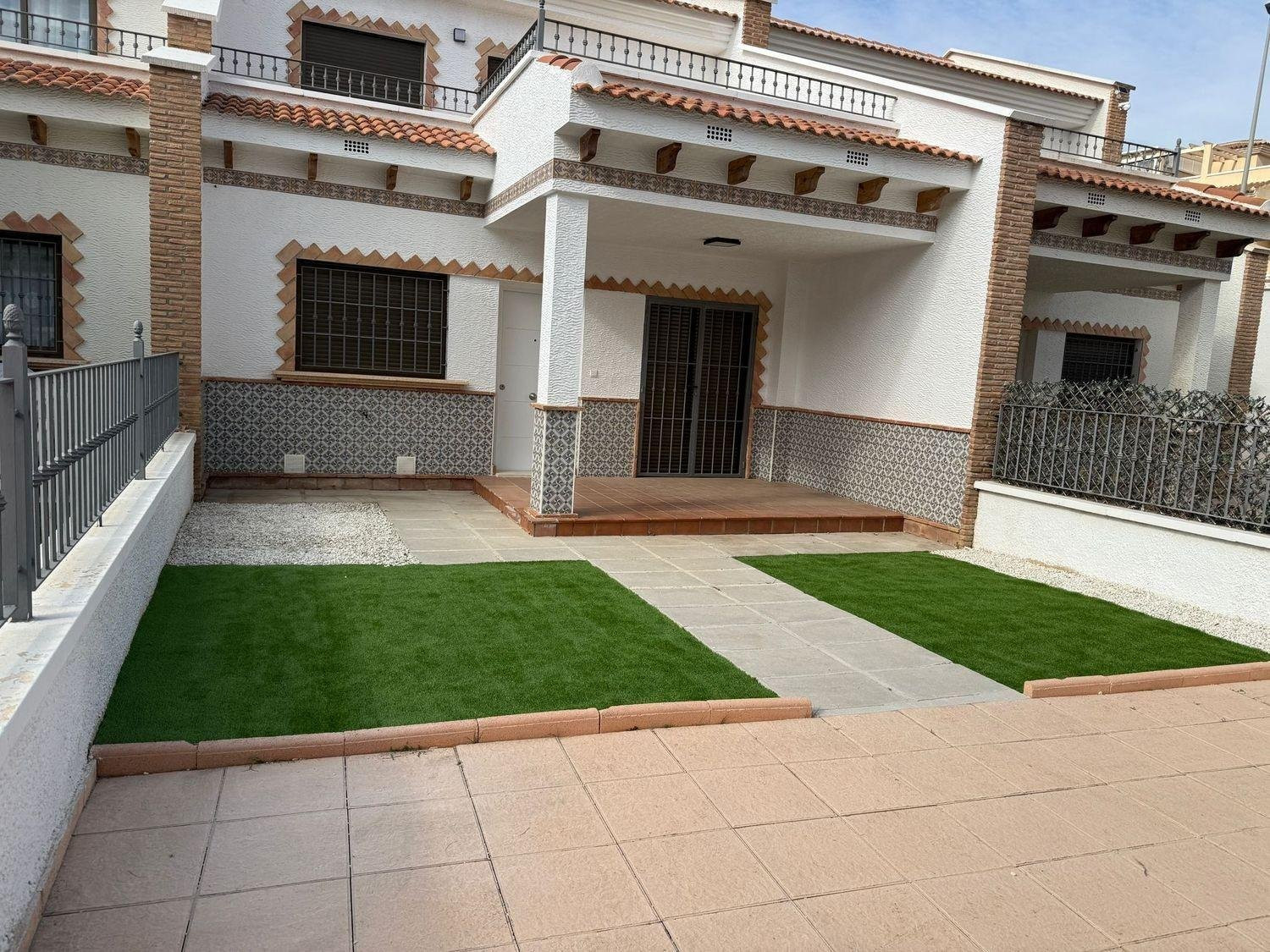 House in San Miguel de Salinas - view 1