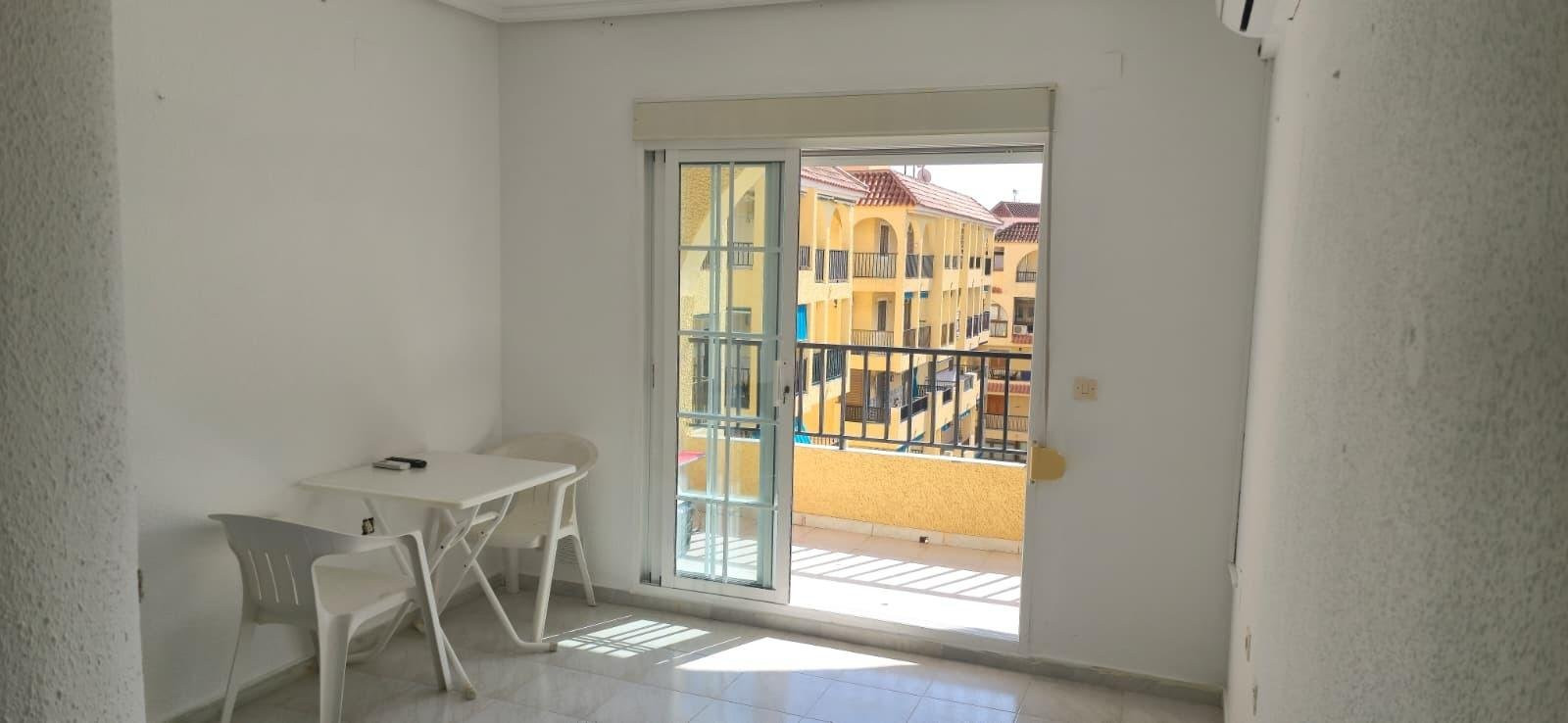 Apartment in Torrelamata - view 1