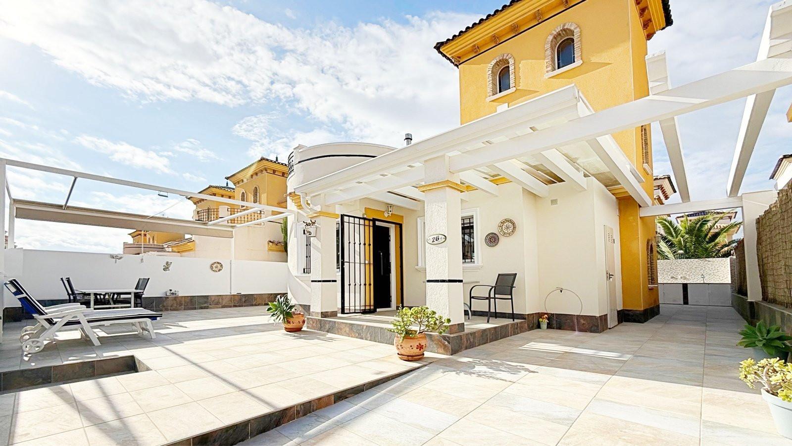 Villa in Urbanizacion los Balcones - view 1