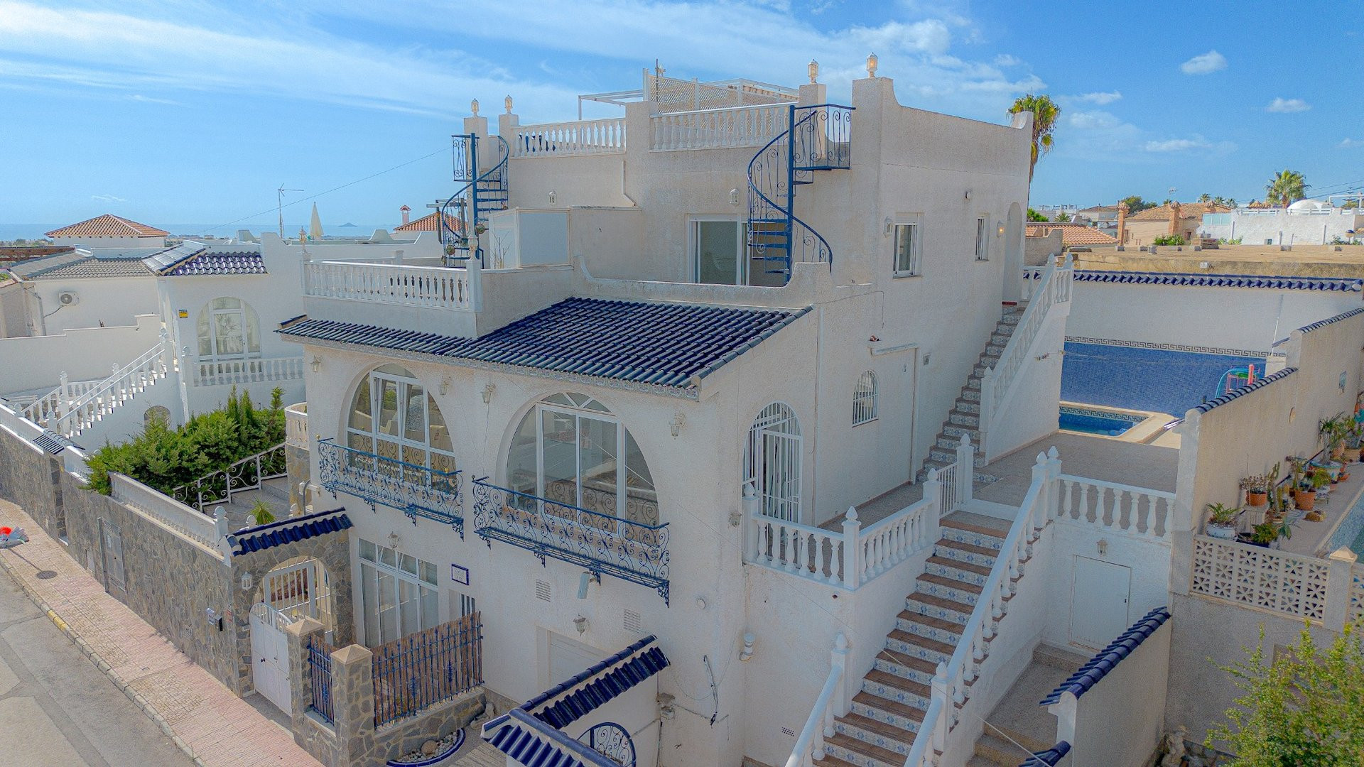 Villa in San Miguel de Salinas - view 1