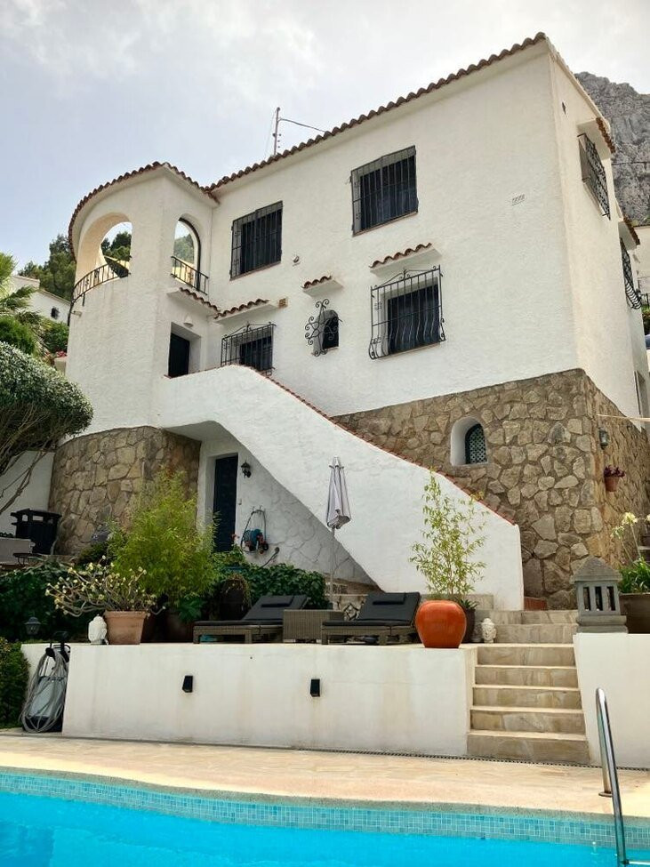 Villa in Calp - view 1