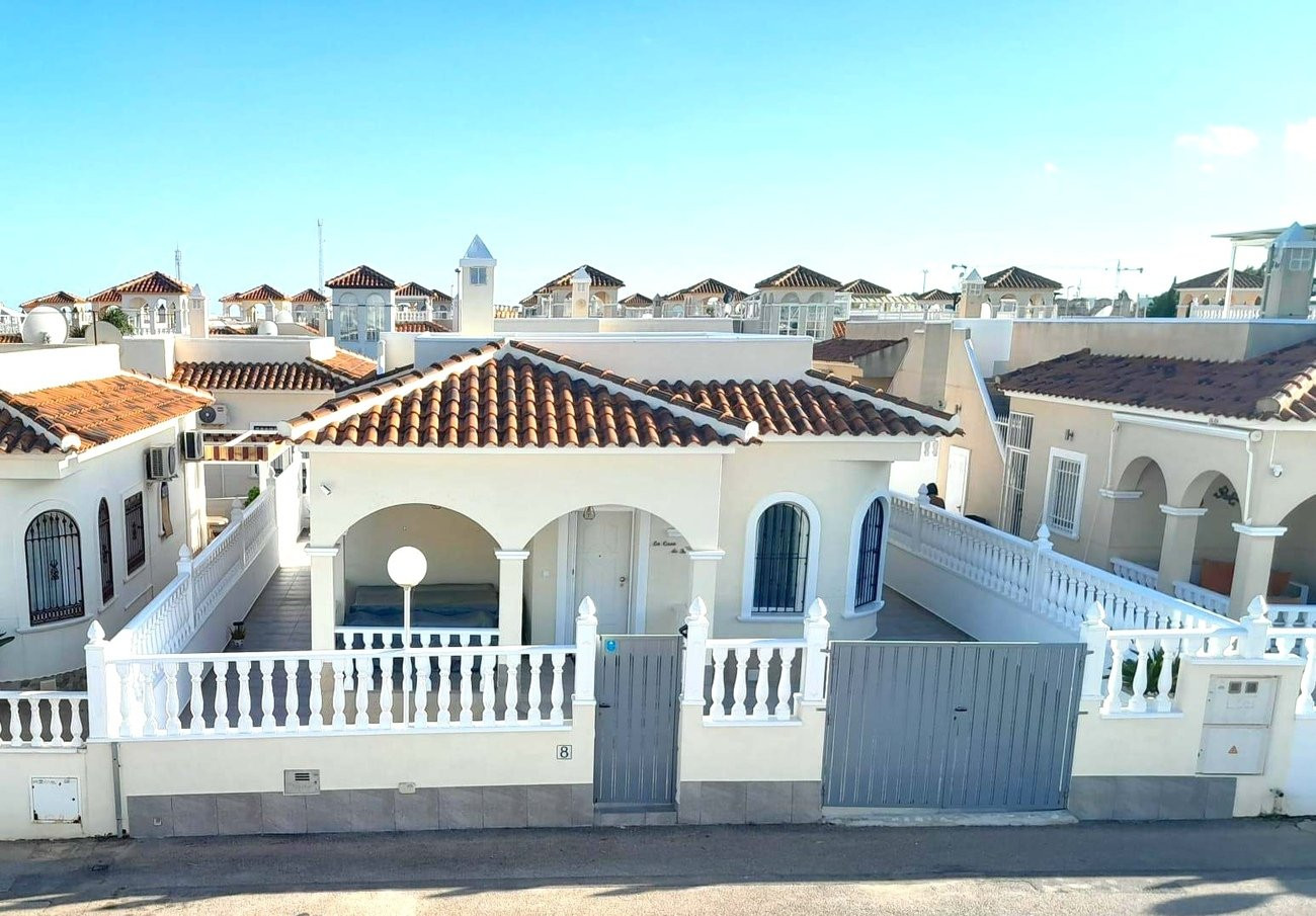 House in Algorfa - view 1