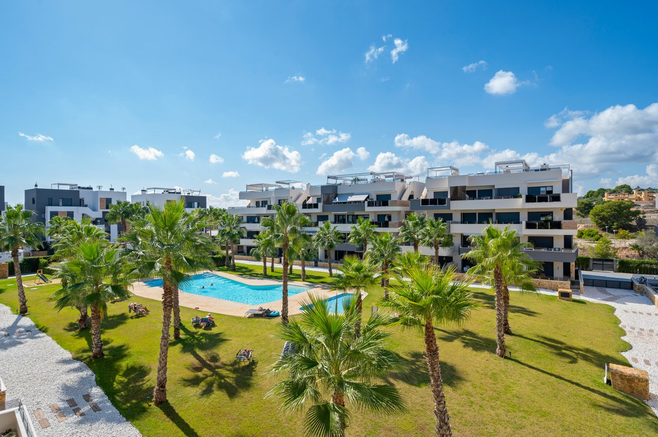 Apartment in Urbanizacion los Balcones - view 1