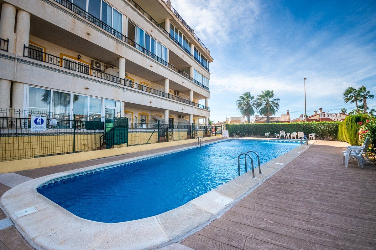 Apartment in Punta Prima - view 1