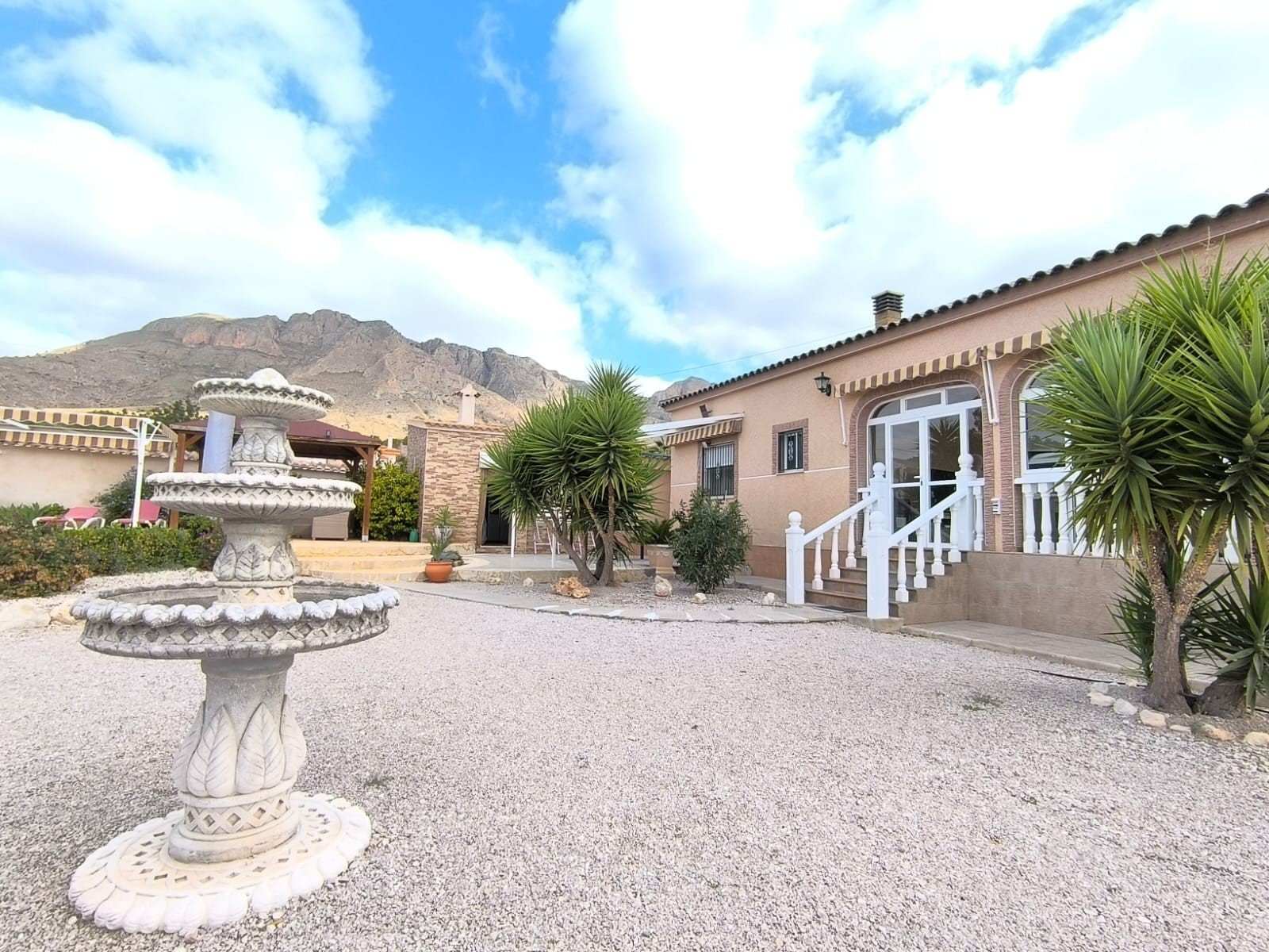 Villa in Macisvenda - view 1