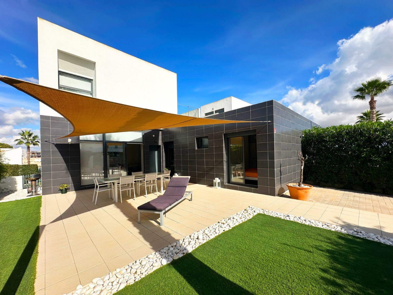 House in Algorfa - view 1