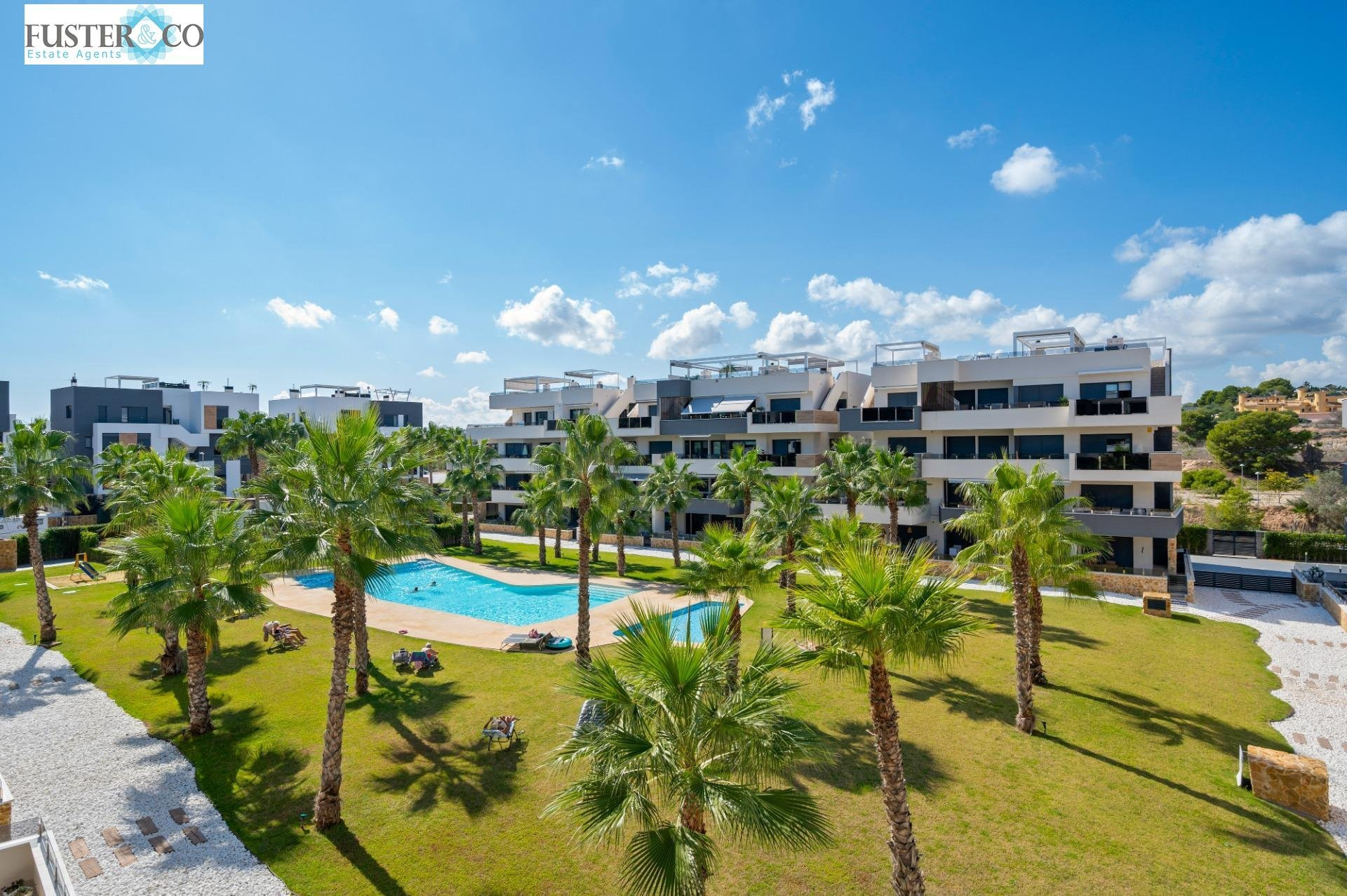 Apartment in Urbanizacion los Balcones - view 1