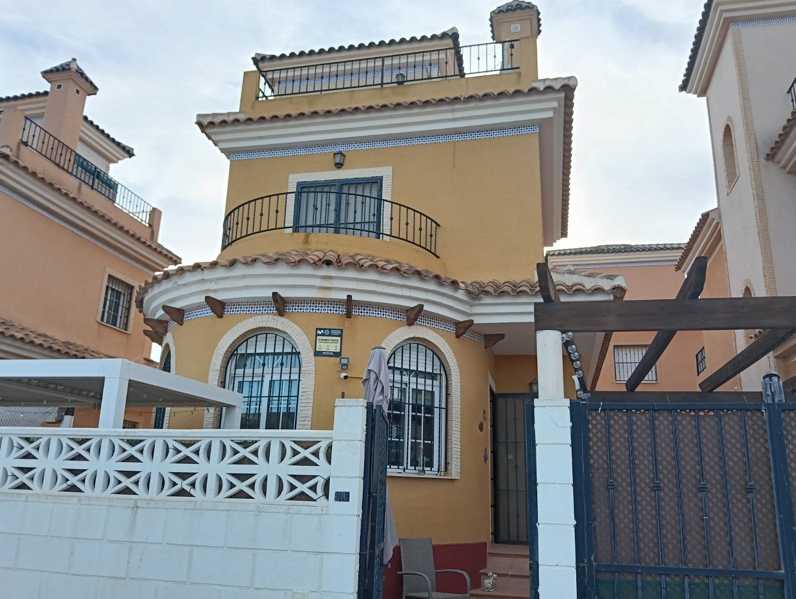 Villa in Los Montesinos - view 1