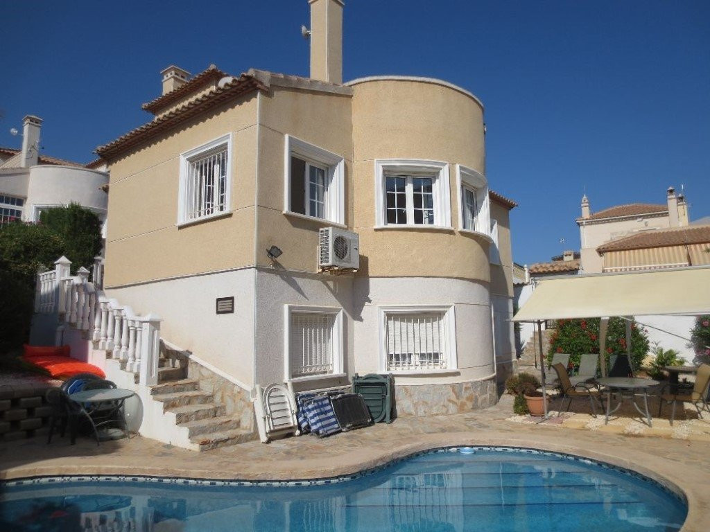 House in Alicante - view 1