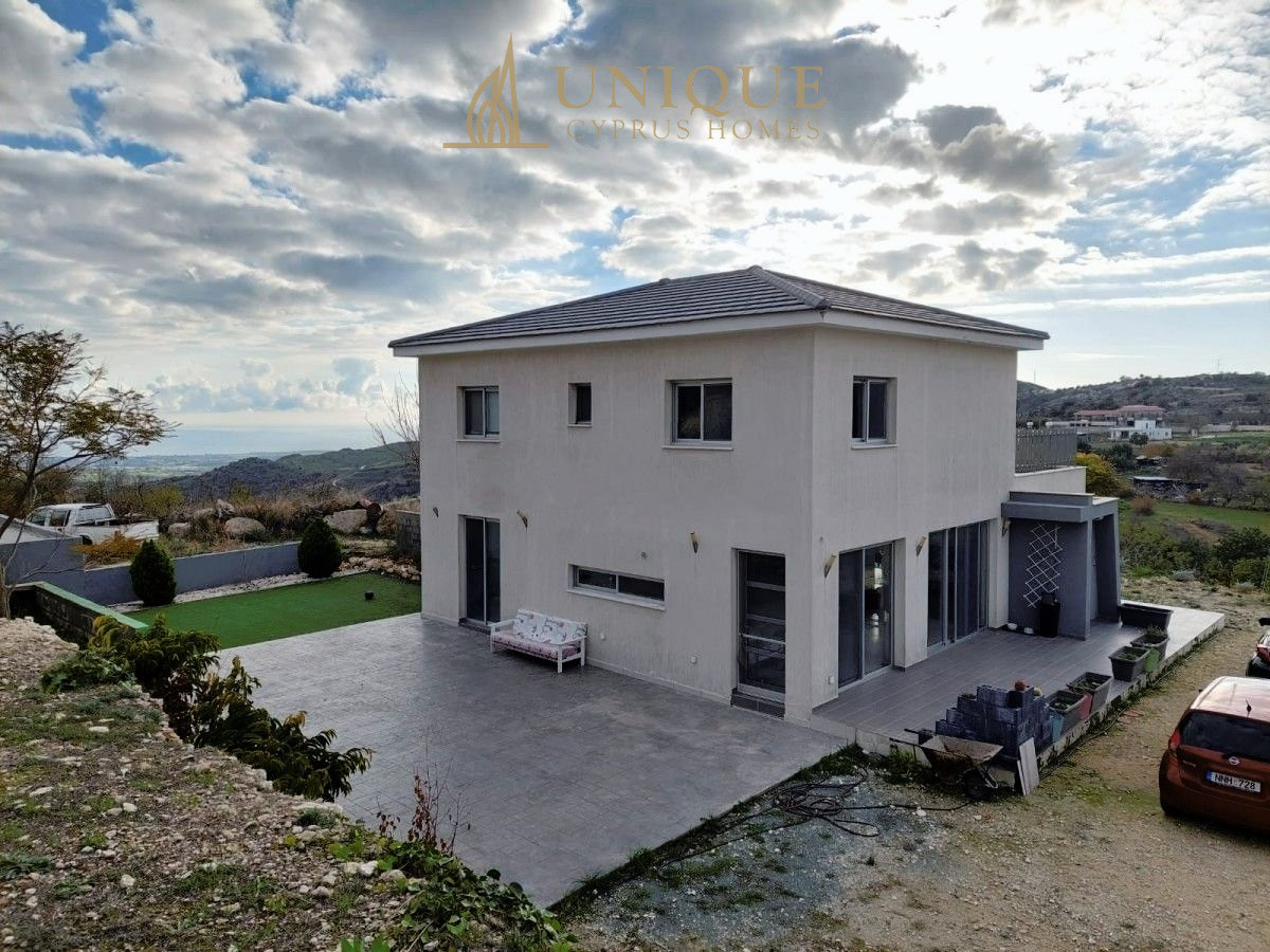 House in Episkopi - view 1
