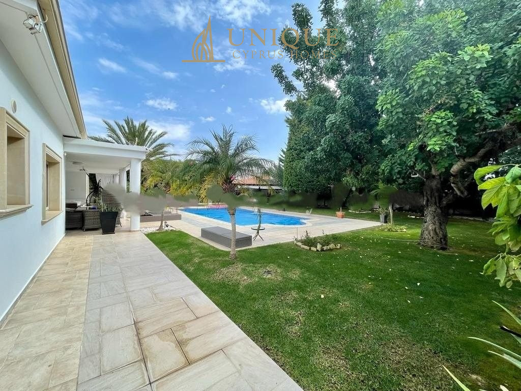 House in Tala - view 1