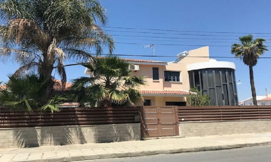 House in Agios Vasileios - view 1