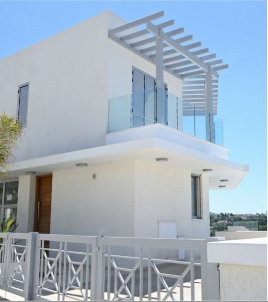 House in Chlorakas - view 1