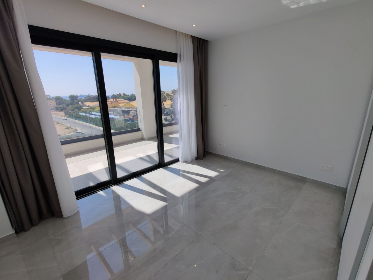 Apartment in Germasogeia - view 1
