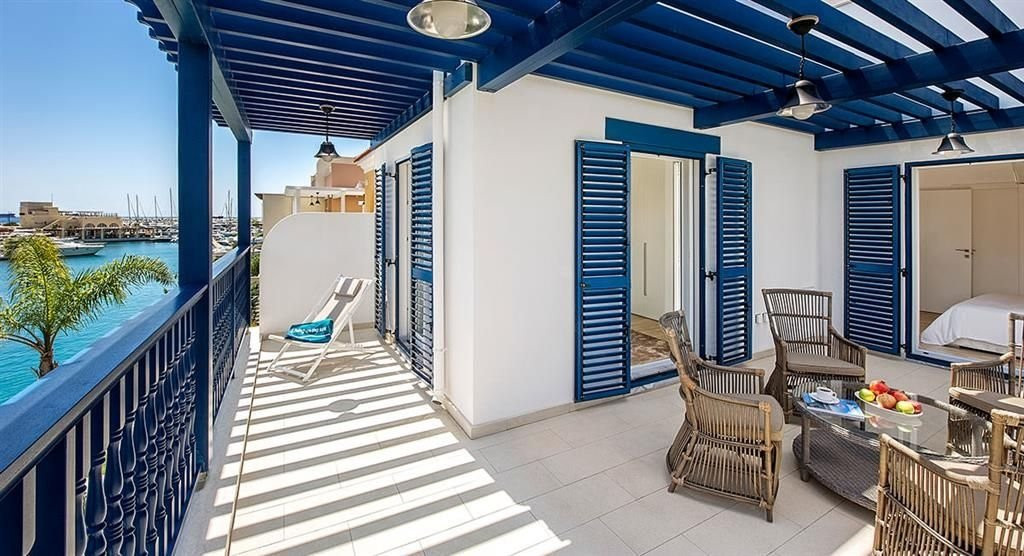 Villa in Agios Antonios - view 1