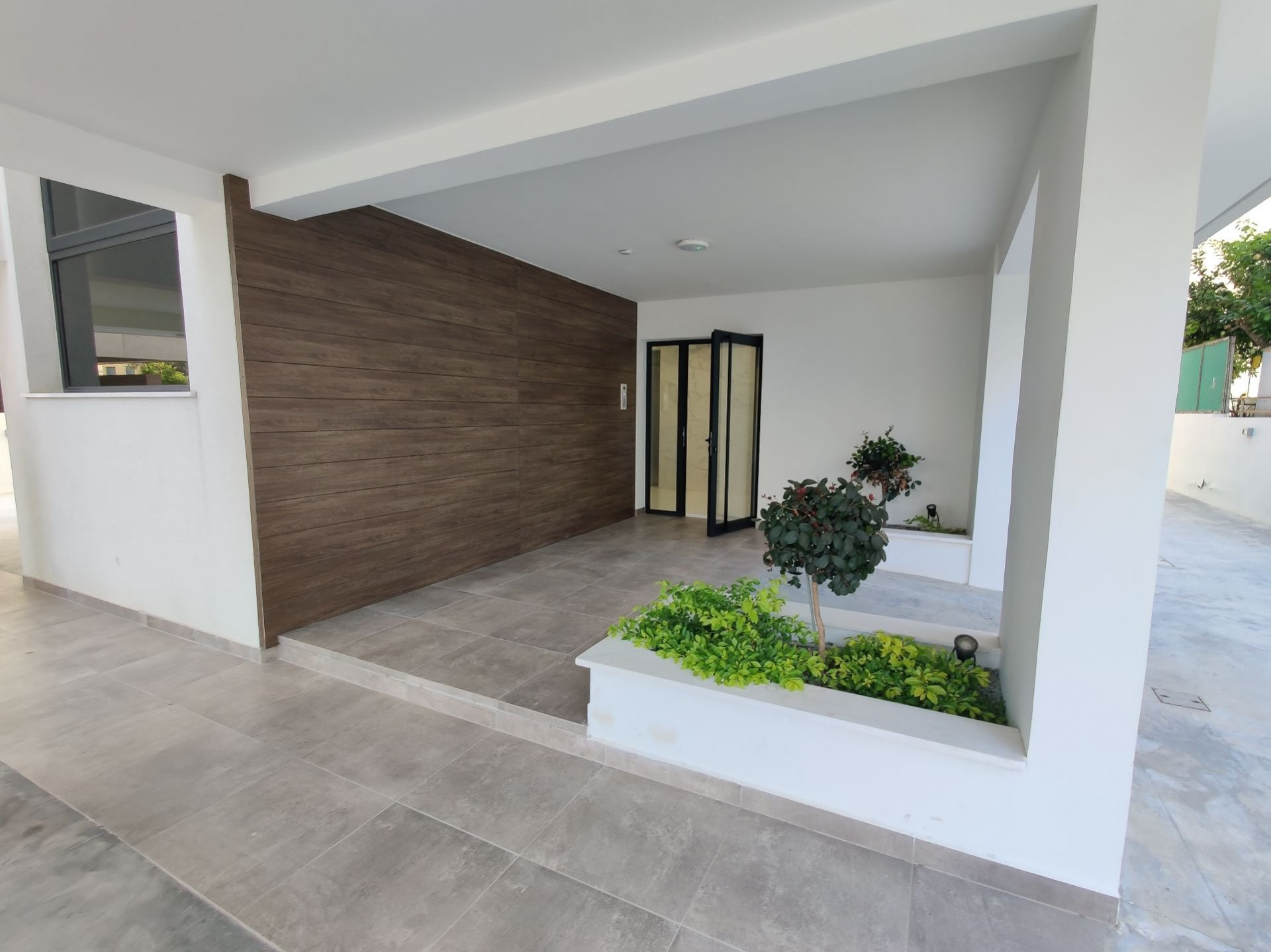 Apartment in Germasogeia - view 1