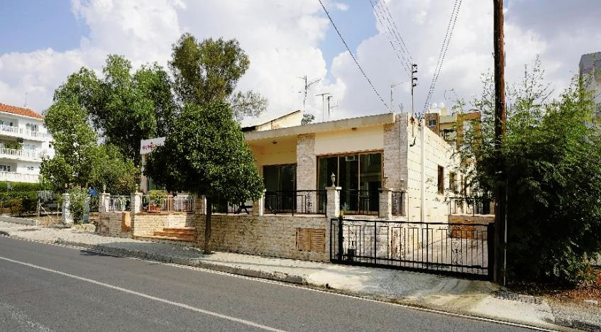 House in Strovolos - view 1