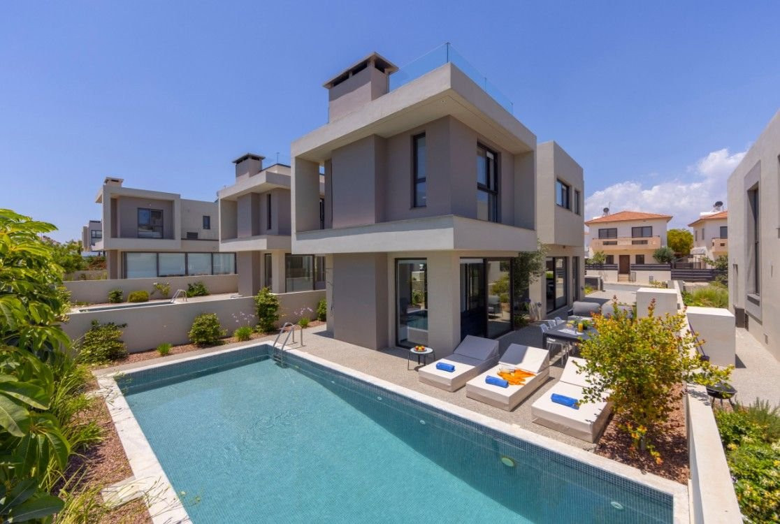 House in Paralimni - view 1