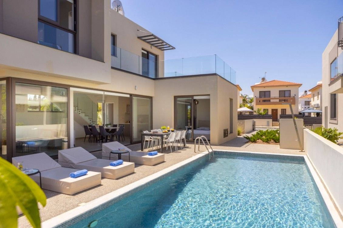 House in Paralimni - view 1