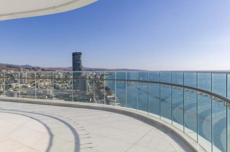 Apartment in Germasogeia - view 1